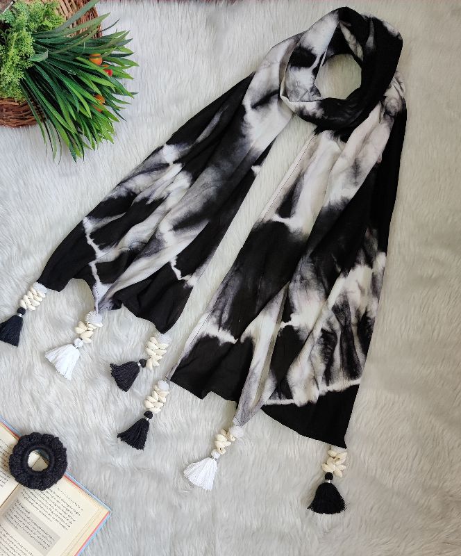 Black Shells Scarf