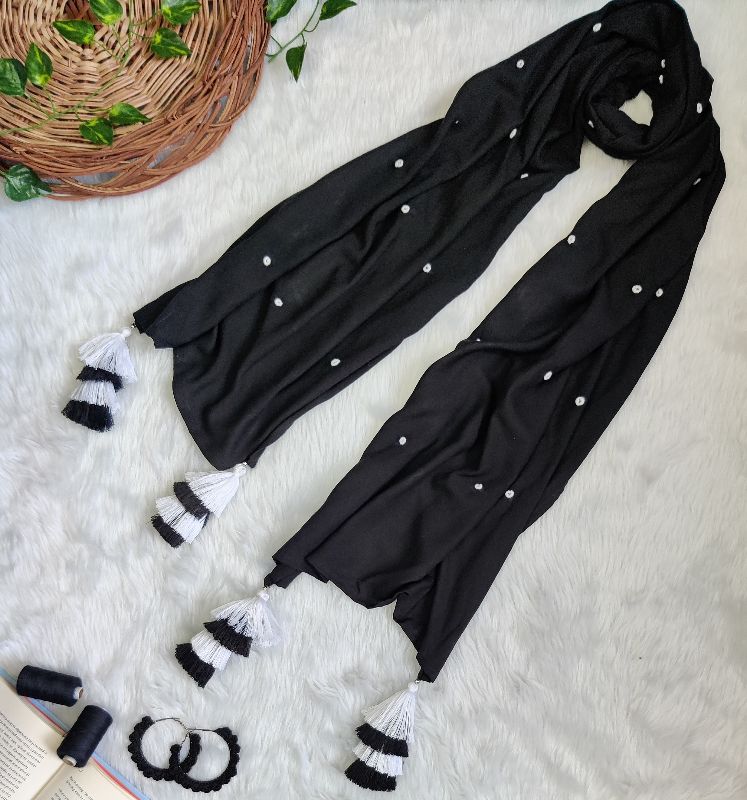 Black Knot With Layered Tassels Scarf