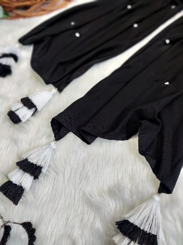 Black Knot With Layered Tassels Scarf — photo 2